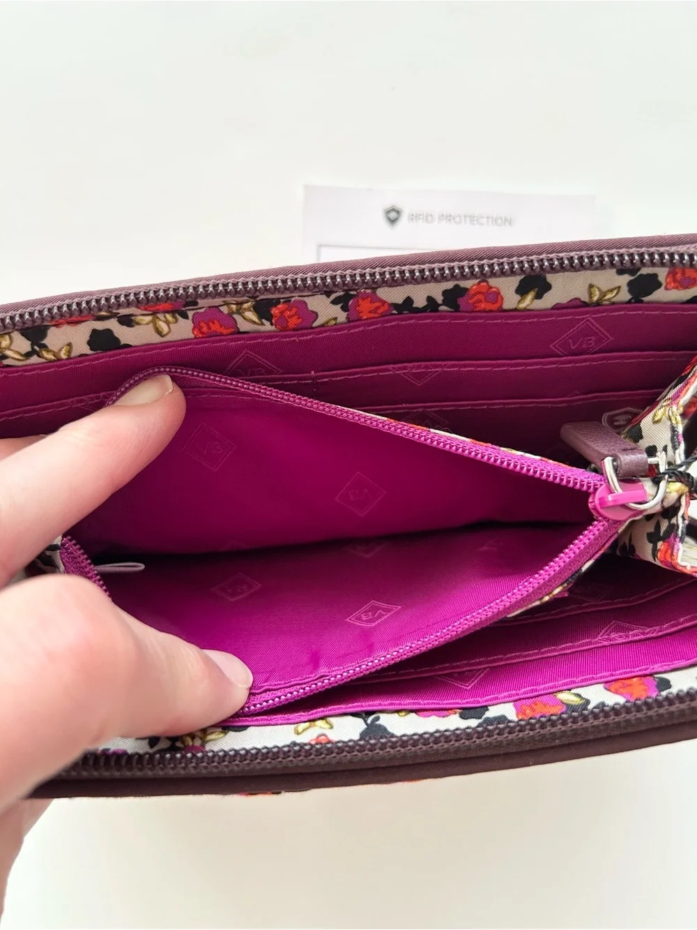 NWT  Vera Bradley Retired Houndstooth Quilted Print Georgia RFID Wallet